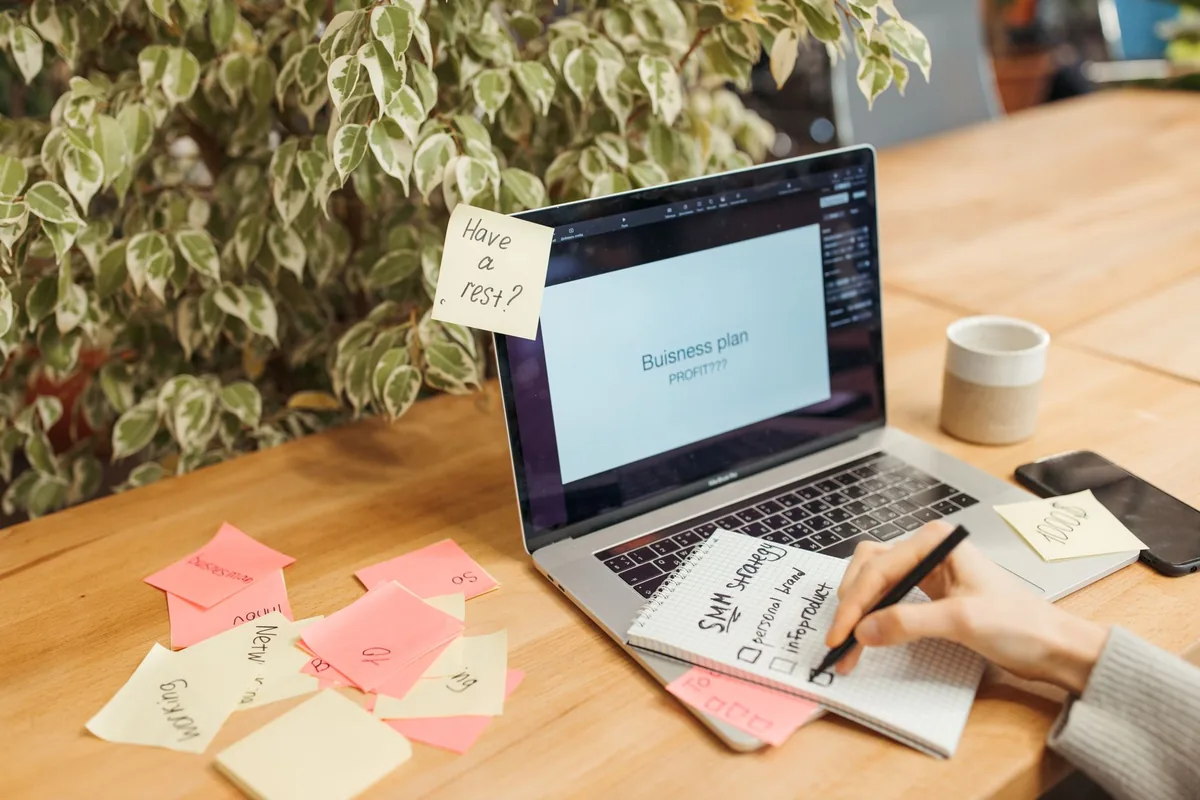 Coach following a 90-day plan for how to systemize my business
